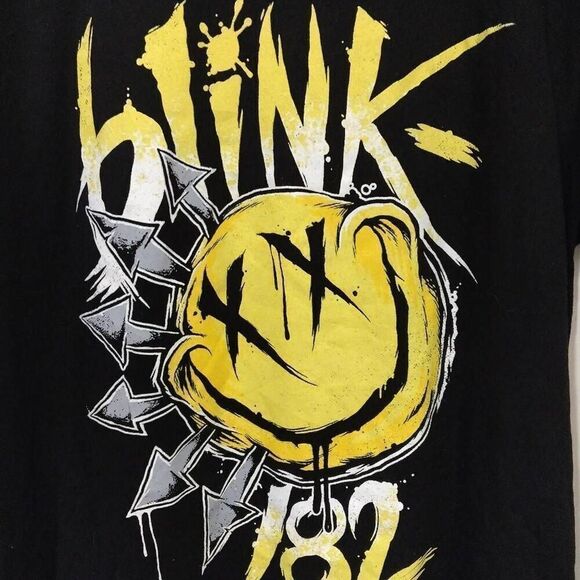 Blink 182 Smiley Face T-shirt Black and Medium NWOT - Picture 1 of 9